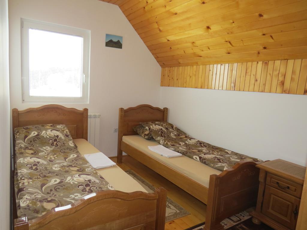 Rooms And Bungalows Sreten Zugic Zabljak  Room photo